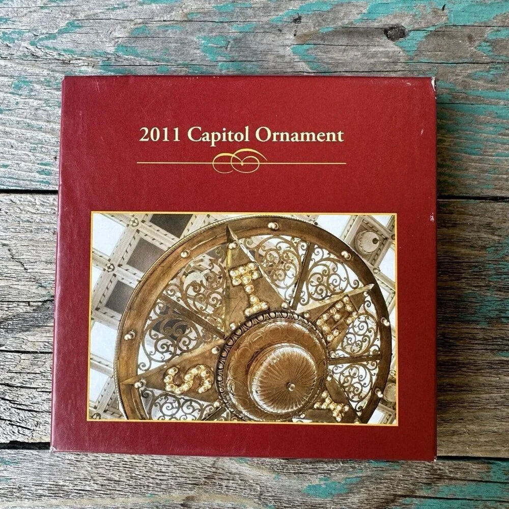 2011 Texas‎ State Capitol Ornament 3 Inch Gold Ornate with Original Box Pamphlet